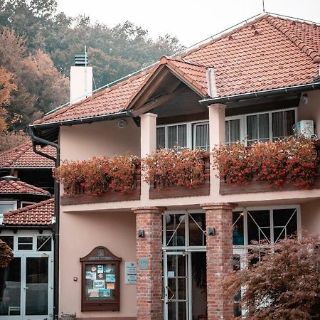Hotel & Restaurant Se-Mi Veliko Trgovišće エクステリア 写真