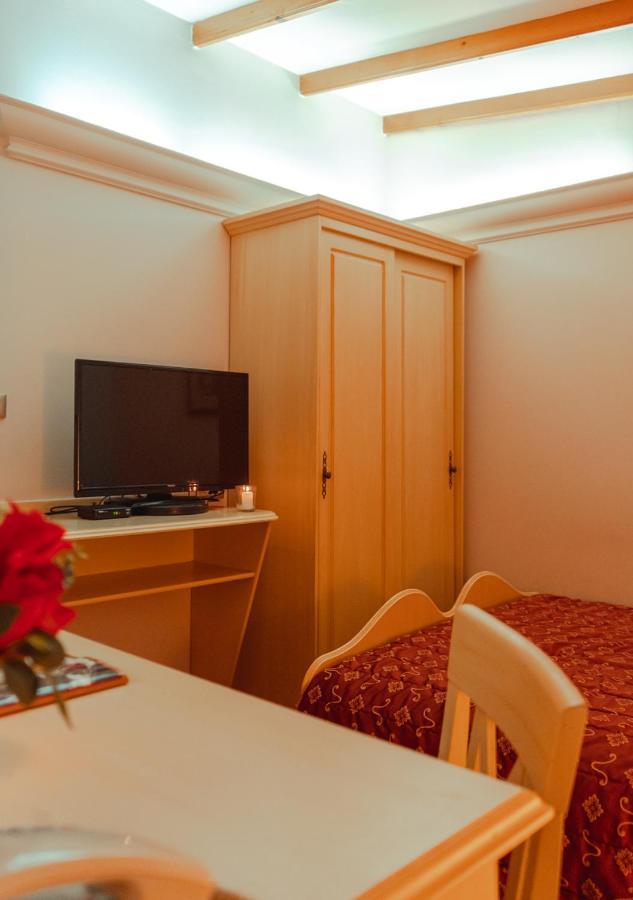 Hotel & Restaurant Se-Mi Veliko Trgovišće エクステリア 写真