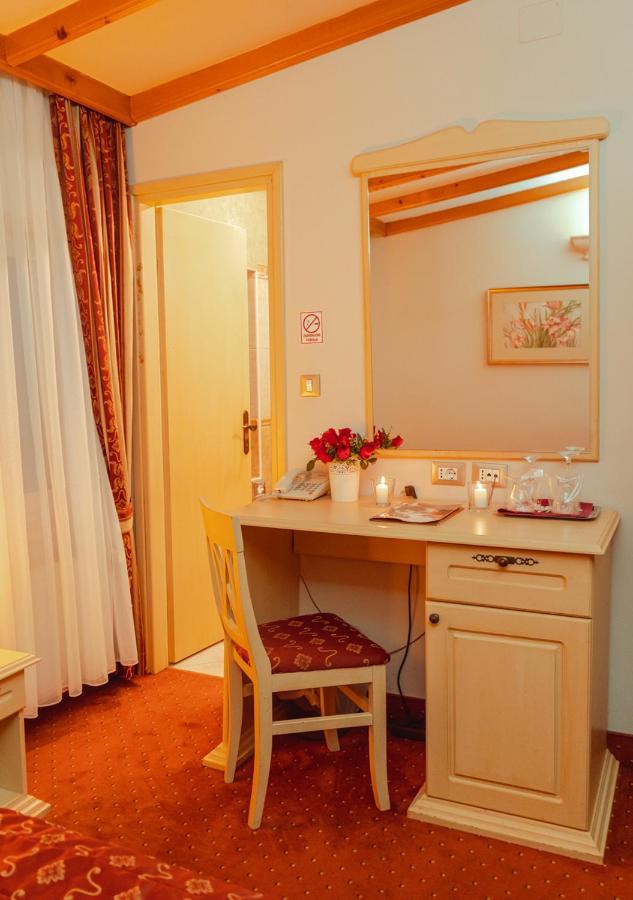 Hotel & Restaurant Se-Mi Veliko Trgovišće エクステリア 写真